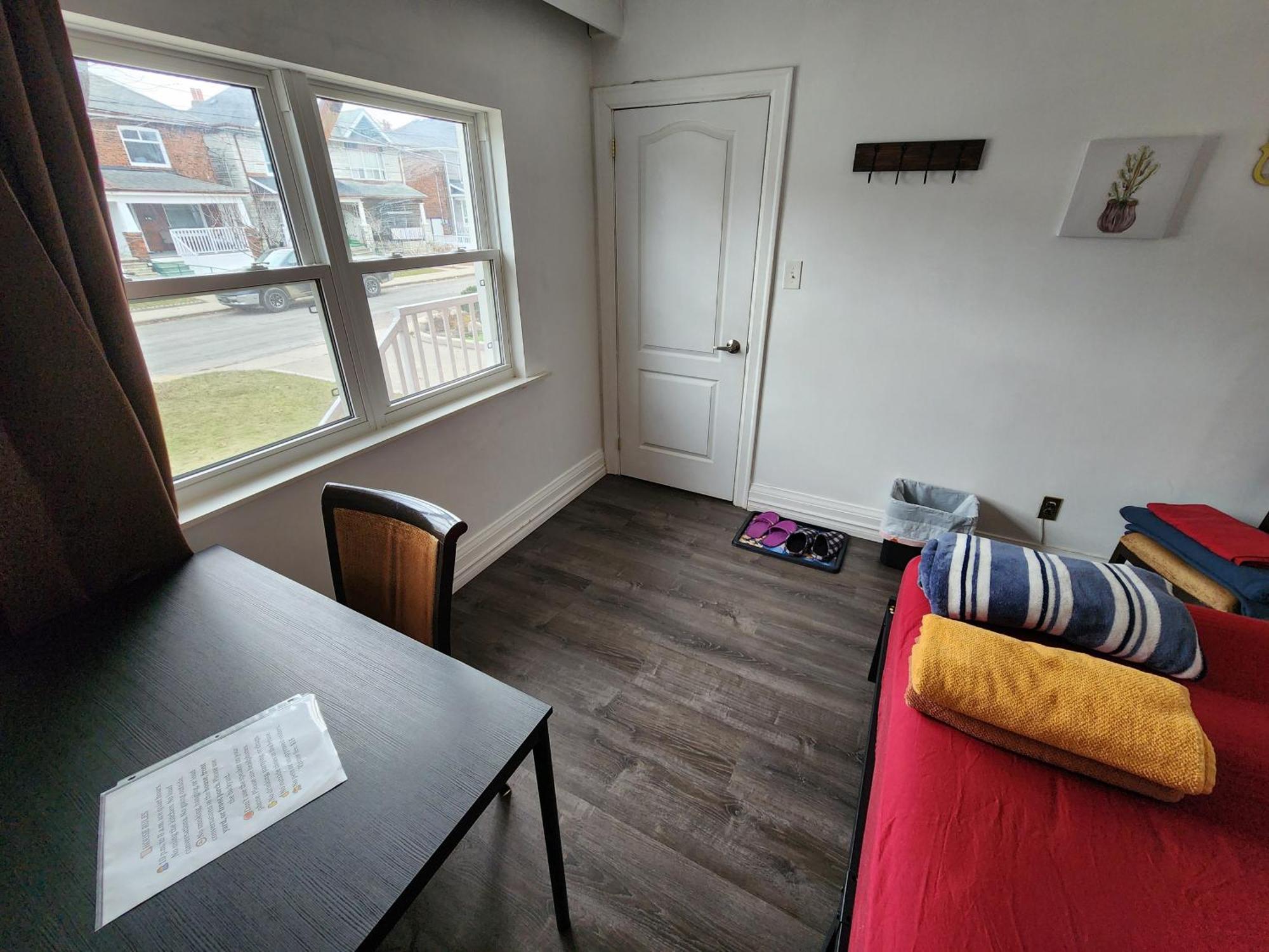 Affordable/Quiet Private Room تورونتو المظهر الخارجي الصورة